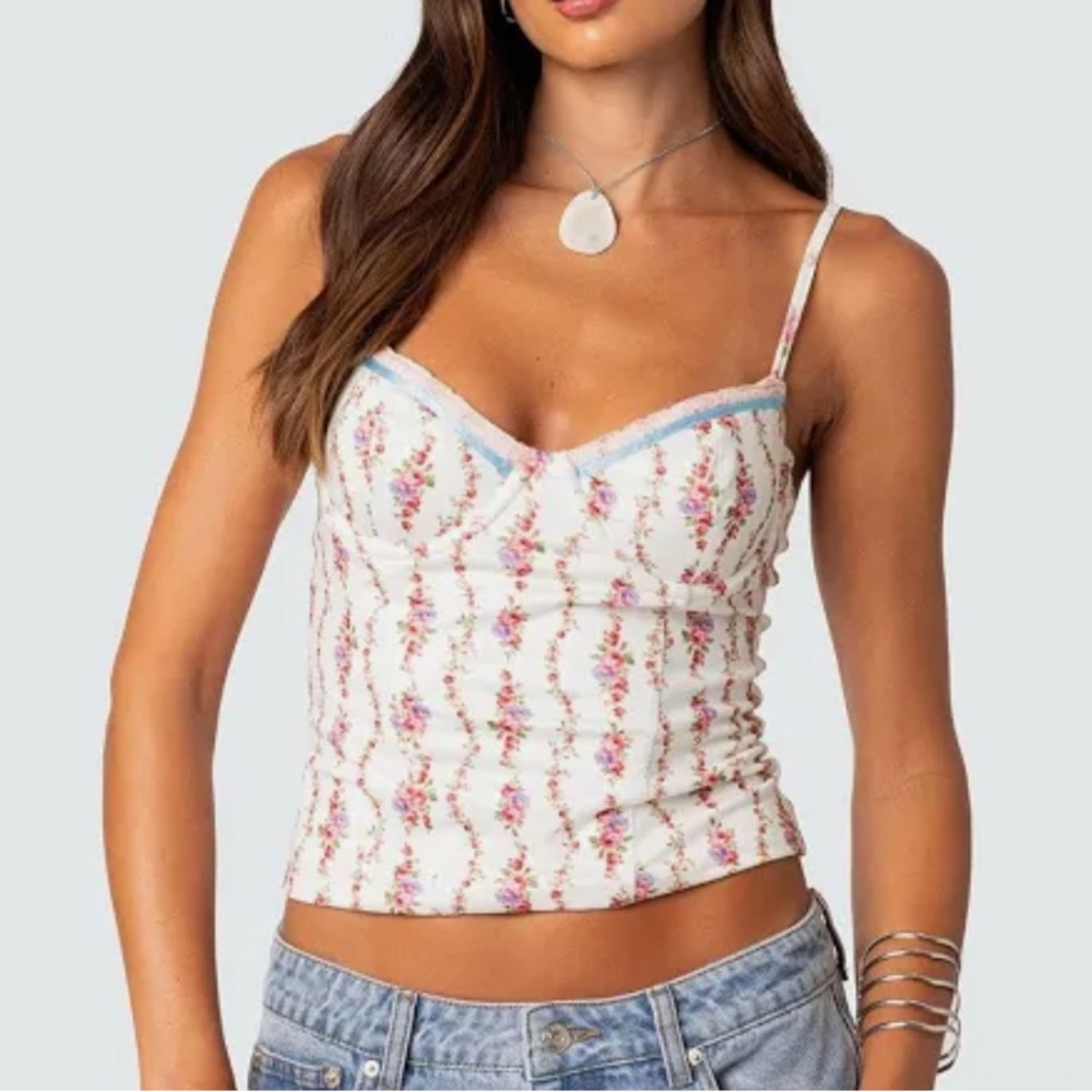 Edikted Floral Lace-Up Camisole - White and Pink